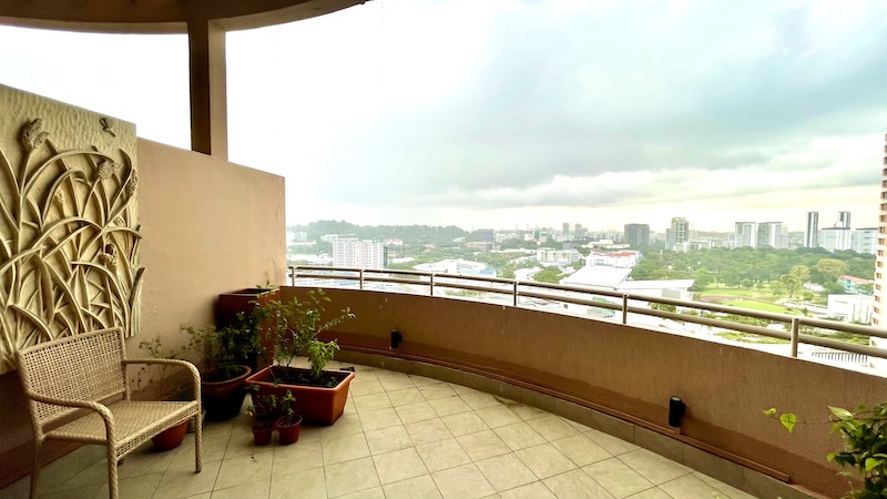 Heritage View - Rarely available, single floor plate penthouse with unblocked views!